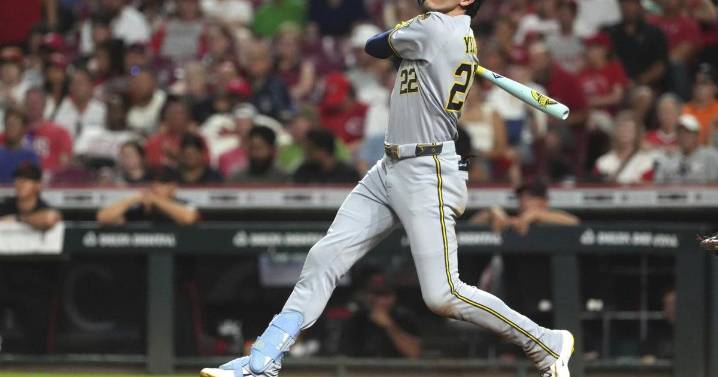 Yelich's two homers lead Brewers to record-tying 13th straight win
