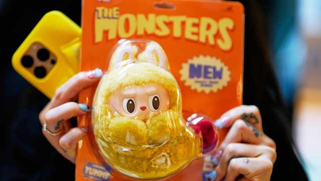 Thieves steal about $7K worth of Labubu dolls in LA
