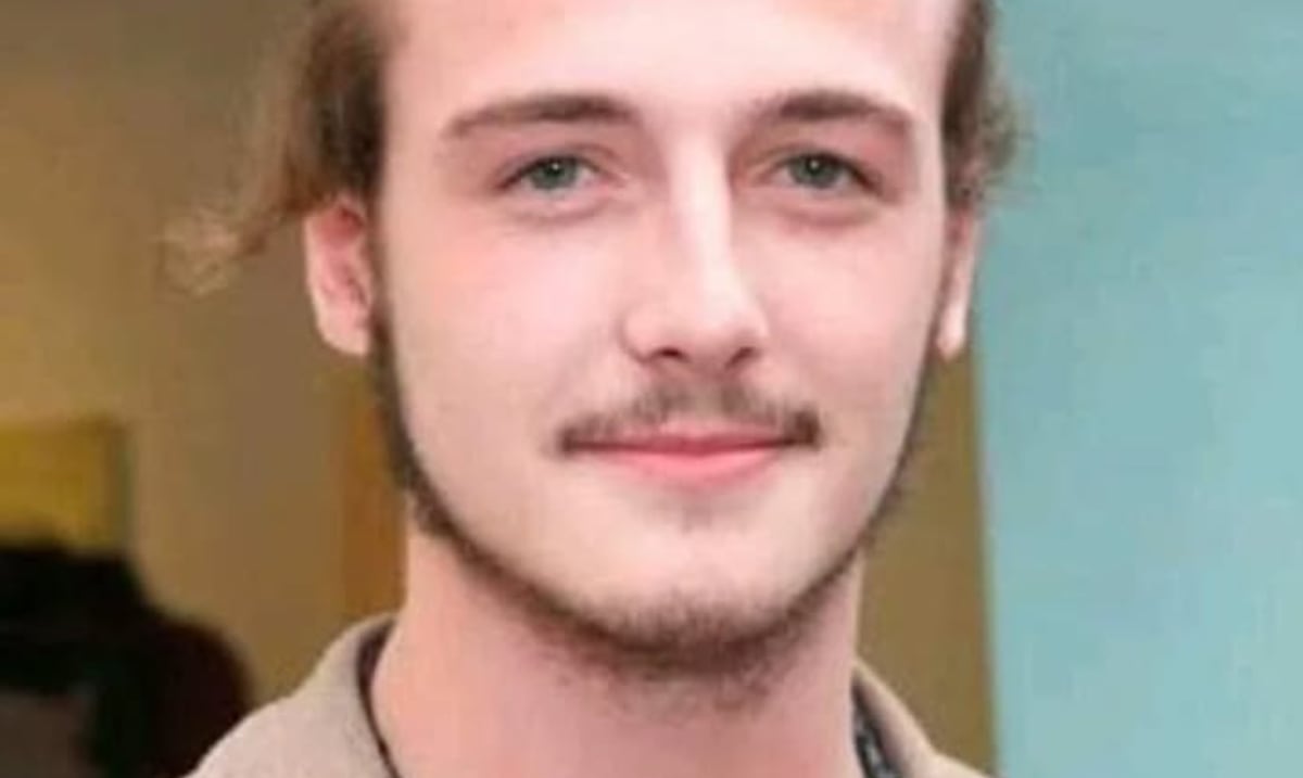 Hijo de famoso actor se cambia el apellido para honrar a su madre fallecida de manera trágica