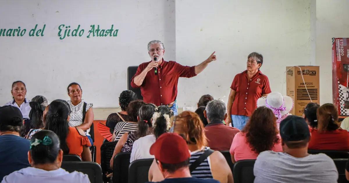 Entregan seguros de vida a productores de Carmen