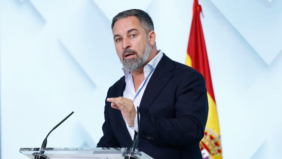 Abascal pide hundir el "barco de negreros" de Open Arms