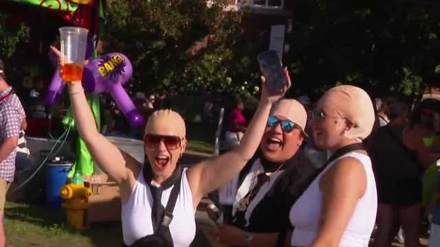 Pitbull fans dress up as 'Mr. Worldwide' at Iowa State Fair