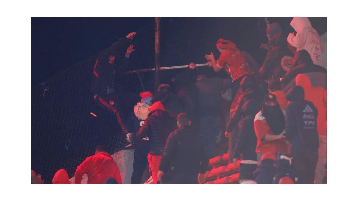 Independiente vs. U. de Chile, suspendido por graves incidentes