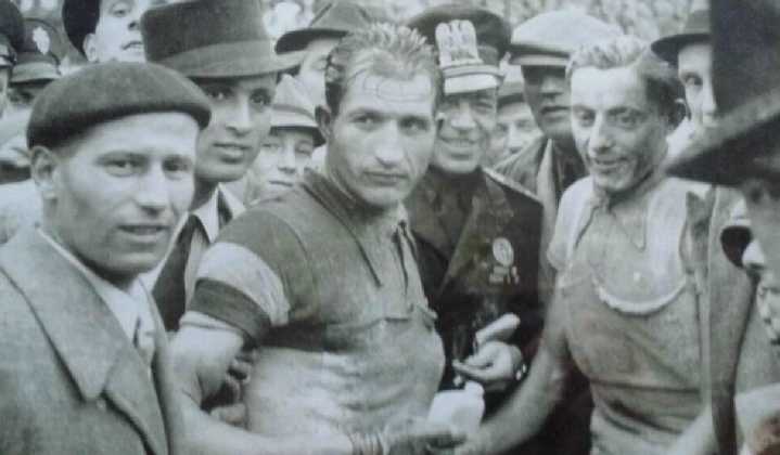 Gino Bartali salvó a 800 judíos durante la Segunda Guerra Mundial: Les llevaba identificaciones falsas