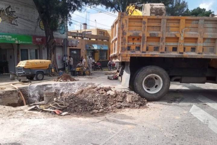 Reportan socavón en Calzada de los Misterios