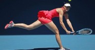 Maria Sharapova and Bryan Brothers enter tennis hall, with surprise appearance by Serena Williams