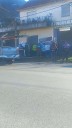 Choque y vuelco en Avenida La Plata: un Focus terminó sobre la vereda