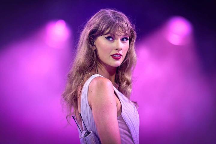 Will Taylor Swift Play Super Bowl Halftime Show?: Here's Why Fans Think So