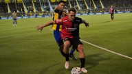 Newell's atentó contra sí mismo en el clásico, con los carrileros contenidos e impedidos de atacar