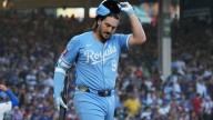Royals' Vinnie Pasquantino leaves game with heat