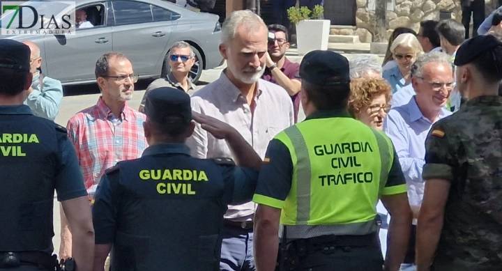 Así ha sido la visita de los Reyes a las zonas afectadas por los incendios en Extremadura