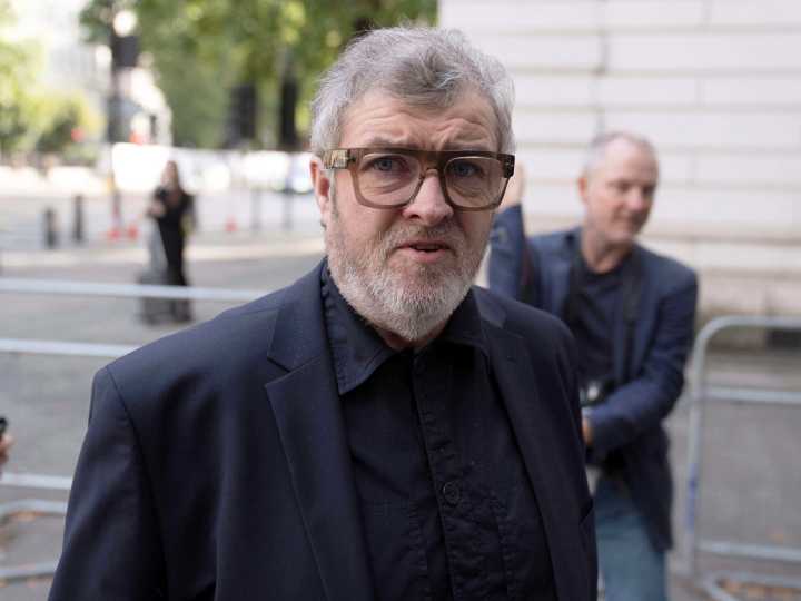 Paul Gallagher, hermano mayor de los músicos de Oasis, acusado de abusos sexuales: hoy se presentó ante el juez