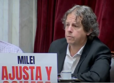 Castillo a Francos: "A ustedes se les cayó el relato"