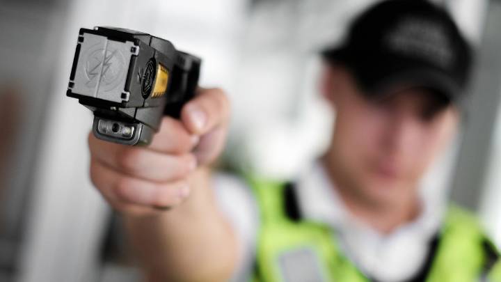 Rosario inicia las pruebas piloto con pistolas Taser: cuándo y cómo las usará la policía