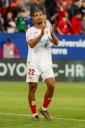 El Sevilla oficializa el traspaso de Badé al Bayer Leverkusen, con el que firma hasta 2030