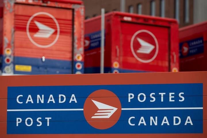 Canada Post urges union to revisit offers, says gap between parties is ‘substantial’
