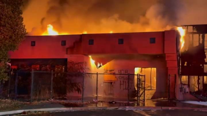 Incendio arrasa con el Centro Juvenil MACSA en San José