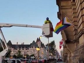 WARMINGTON: Canadian flag removed for Pride flag at Carney's office raises protocol questions