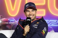 Checo Pérez aún sin un camino claro