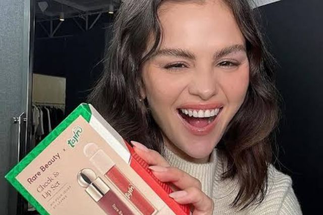 Selena Gomez y Tajín lanzan maquillaje inspirado en sabores mexicanos