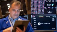 Wall Street clocks another winning week
