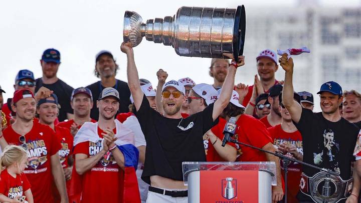 Panthers’ to open NHL season with 2nd Stanley Cup banner raising on Oct. 7