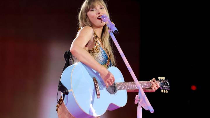 Taylor Swift Curates Playlist Ahead of 'The Life of a Showgirl'