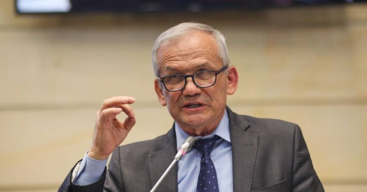 Investigan a funcionarios de la Cancillería por posibles acciones irregulares para favorecer a Carlos Ramón González