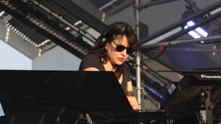 Sofia Kourtesis, la Dj que sueña con ser neuróloga