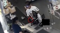 El vídeo del atracador de supermercados hincha del Boca Jr. cazado por torpe