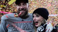 What does Taylor Swift's engagement ring look like?