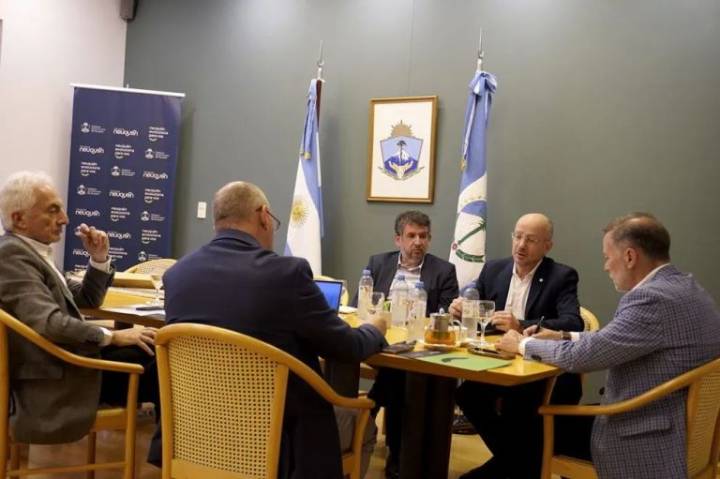 Provincia y Nación analizan diversas acciones para reactivar la Planta Industrial de Agua Pesada
