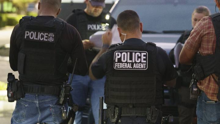 Arresto cerca de una preparatoria en South Bay se suma a una serie de operativos migratorios en escuelas