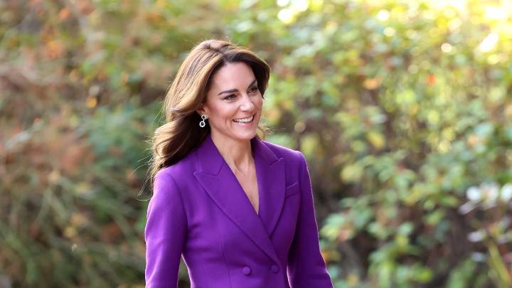 Kate Middleton proves that she's the master of sleek tailoring on a surprise outing to announce new Early Years project