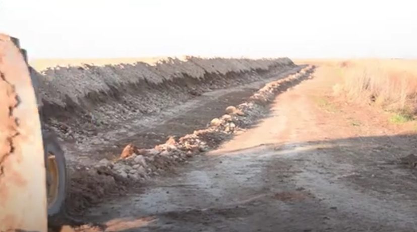 Denuncian que debieron suspender los arreglos de los caminos rurales por falta de fondos