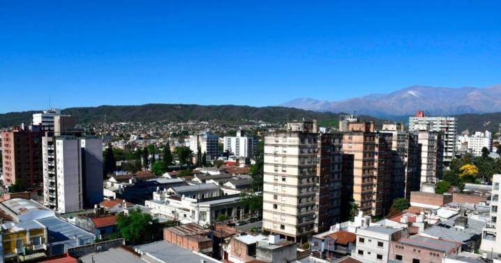 Mitad de semana con cielo despejado