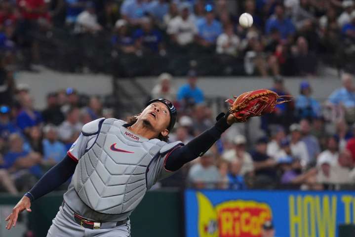 Texas spoils Guardians’ late rally with one of its own for a 4