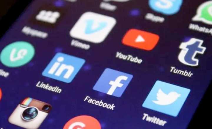 La mitad de los jóvenes argentinos se sienten abrumados por las redes sociales