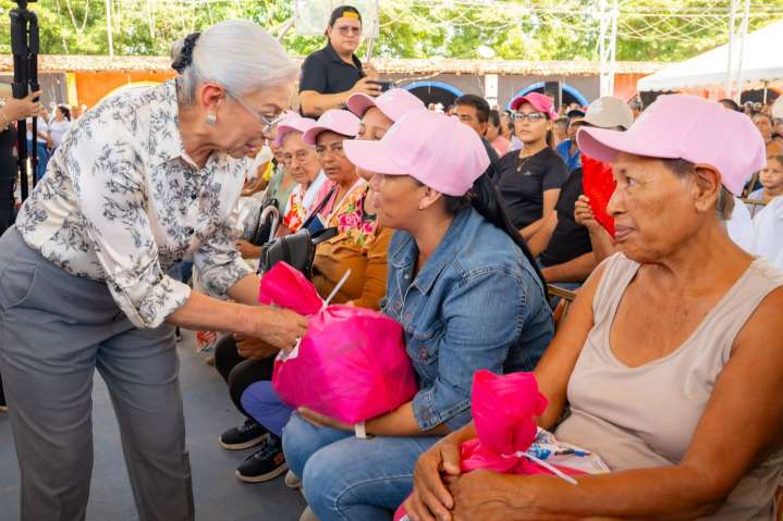 Beatriz Estrada transforma vidas en Santiago Ixcuintla con más de 7 mil 400 apoyos