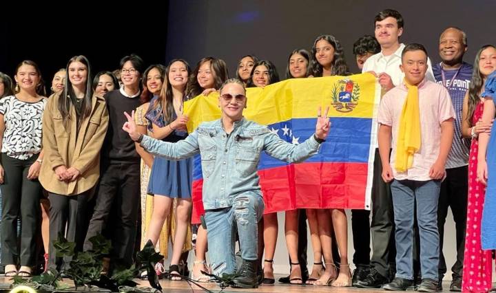 “Aldo contigo tour”: un programa de inclusión cultural en escuelas hispanas de EEUU