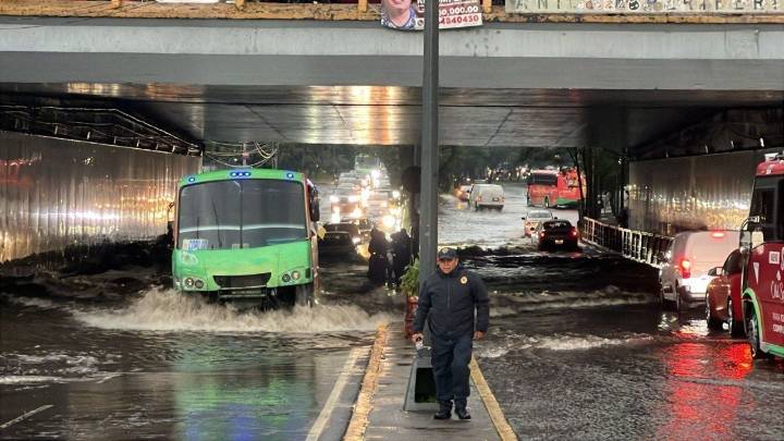 Intensas lluvias, inundaciones y rayos impactan este sábado a la CDMX