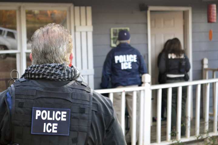 Six arrested by ICE at home in East Oakland