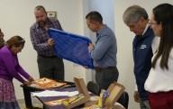 Entregan material educativo a comunidades indígenas
