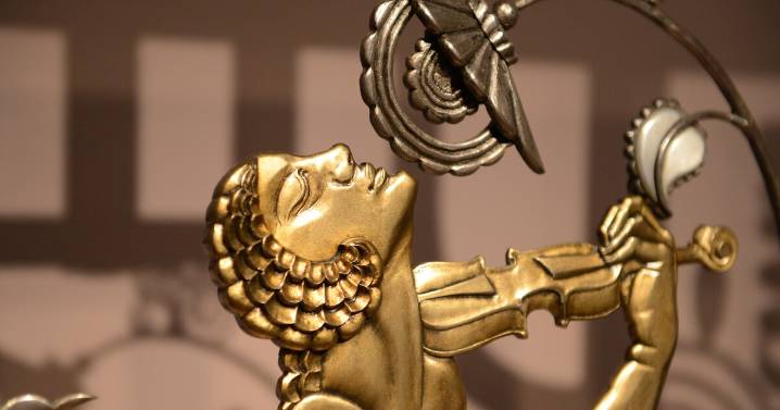 Art Deco from an enduring Cleveland business shines at art museum