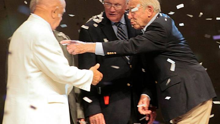 Fallece a los 97 años el astronauta Jim Lovell, origen de "Houston, tenemos un problema"