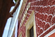 Entrega Leo Montañez remodelación de fachada de edificios históricos