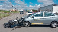 Muere motociclista tras choque frontal con vehículo de empresa constructora, en Calpulalpan
