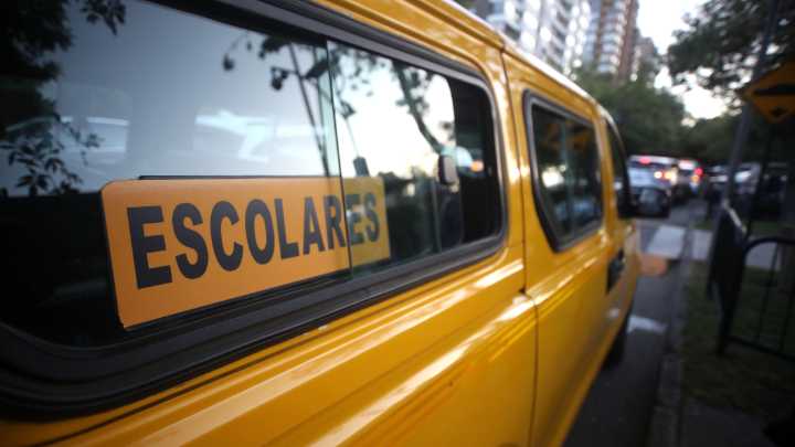 Bus con 18 estudiantes cayó por cuesta en Coronel: no hubo heridos