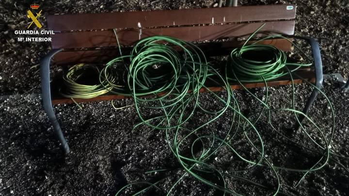 Cazados robando cable en Alovera (Guadalajara): once arquetas abiertas en plena noche