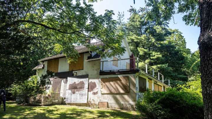Raze or save? Stewards push to preserve 1810 Nesconset homestead